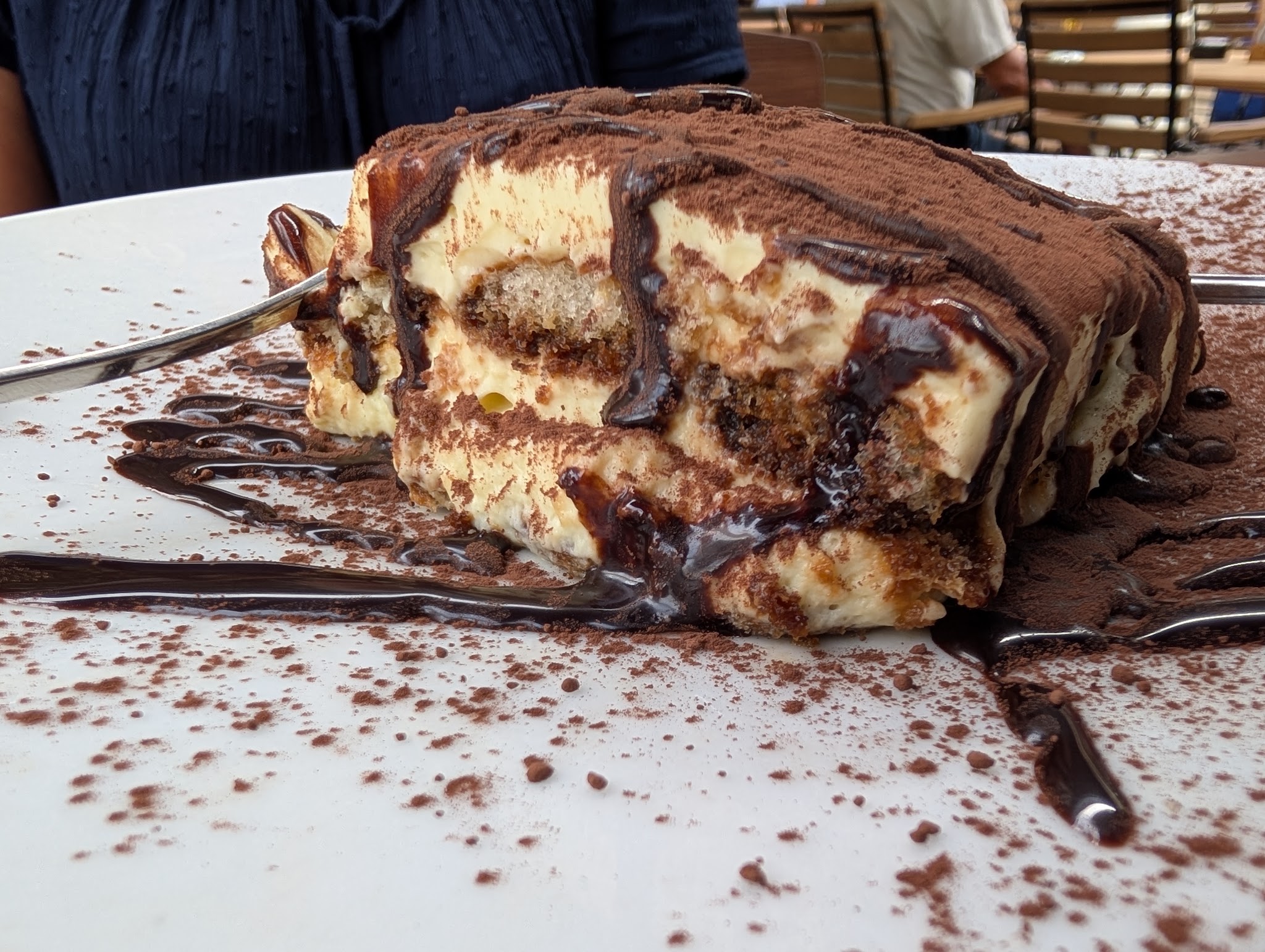 Hausgemachtes Tiramisu mit Schokolade